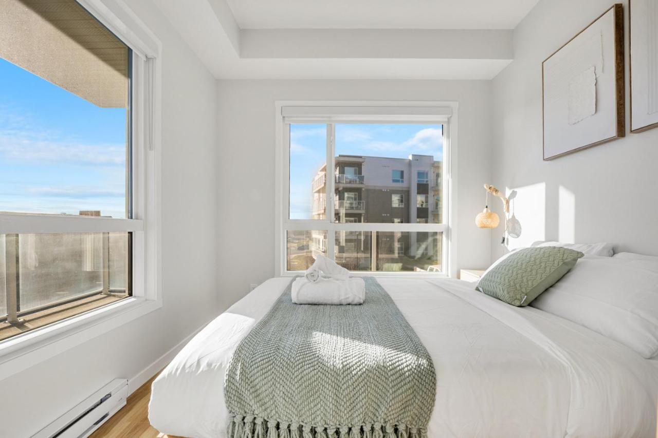 Large Open Concept Luxury With Ac, 70