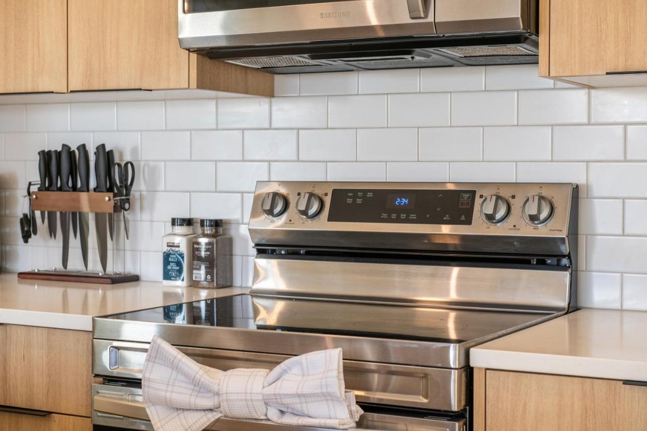 Apartment Large Open Concept Luxury With Ac, 70