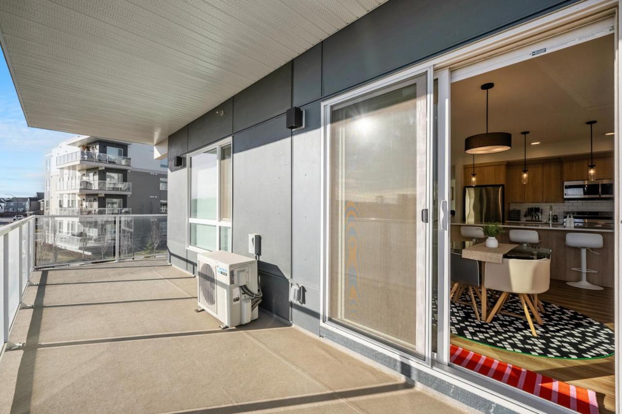 Large Open Concept Luxury With Ac, 70